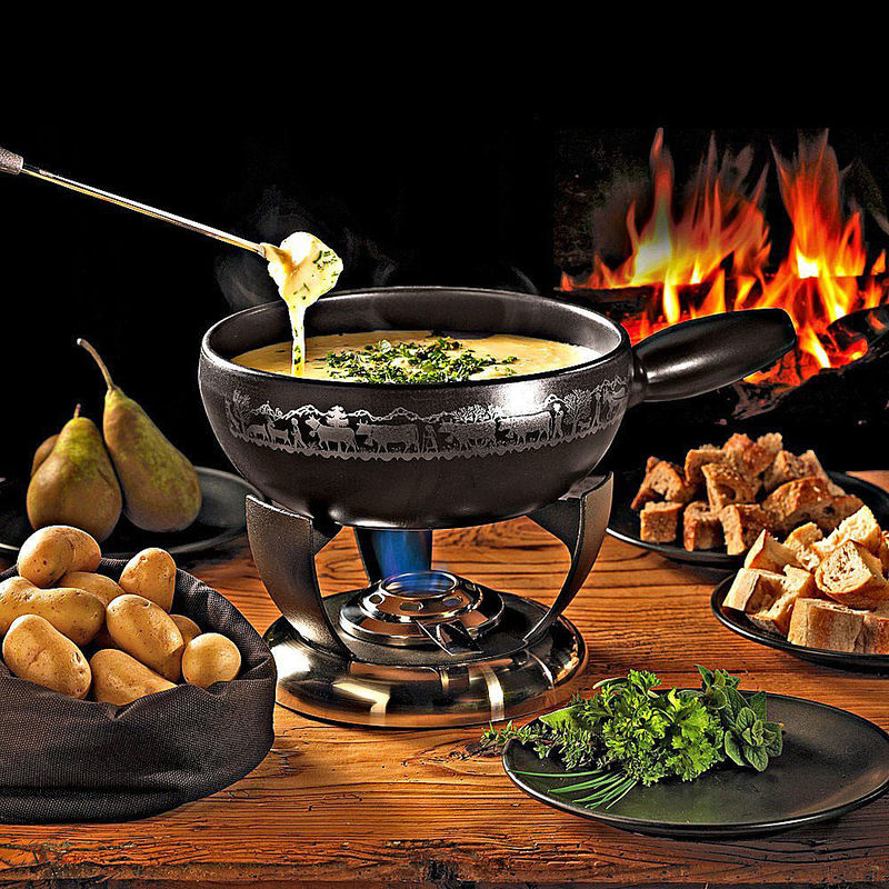 Stöckli – Enjoy a Swiss Fondue or Raclette in style!
